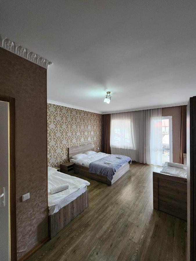 Moon Night Hotel Kasbegi Buitenkant foto